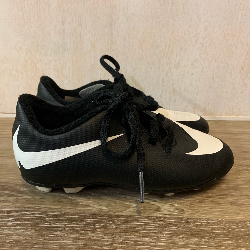 Nike Jr BRAVATA Soccer Cleats